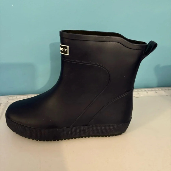 Birrot women’s  navy blue sustainable Danish rain boots in size 40 - Picture 7 of 12